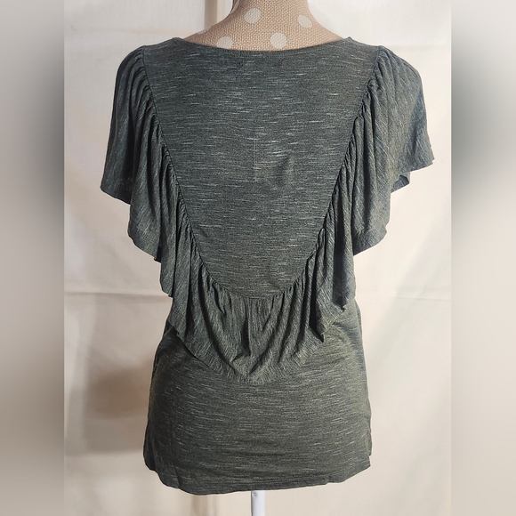 NWT ruffled top - Picture 2 of 5